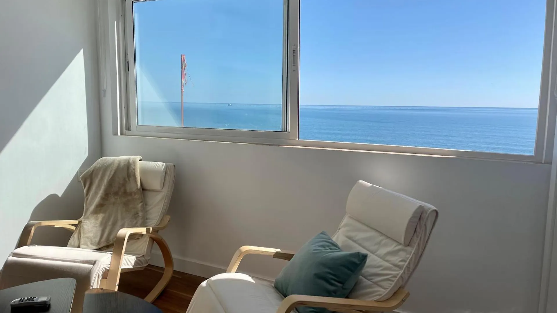 Apartamento Calma Carihuela Beach - 10 Metros De La Playa Torremolinos Spanyolország
